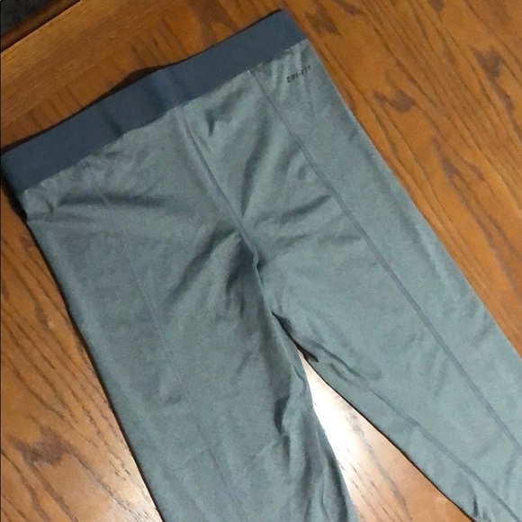Sold! Nike Pro DRI-FIT light gray crop pants - Picture 3 of 3
